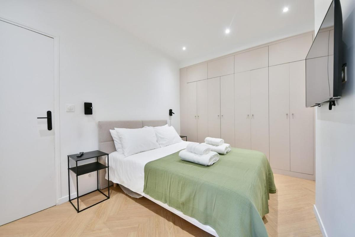 Appartamento Cozy 1br Getaway In The Heart Of The Parigi